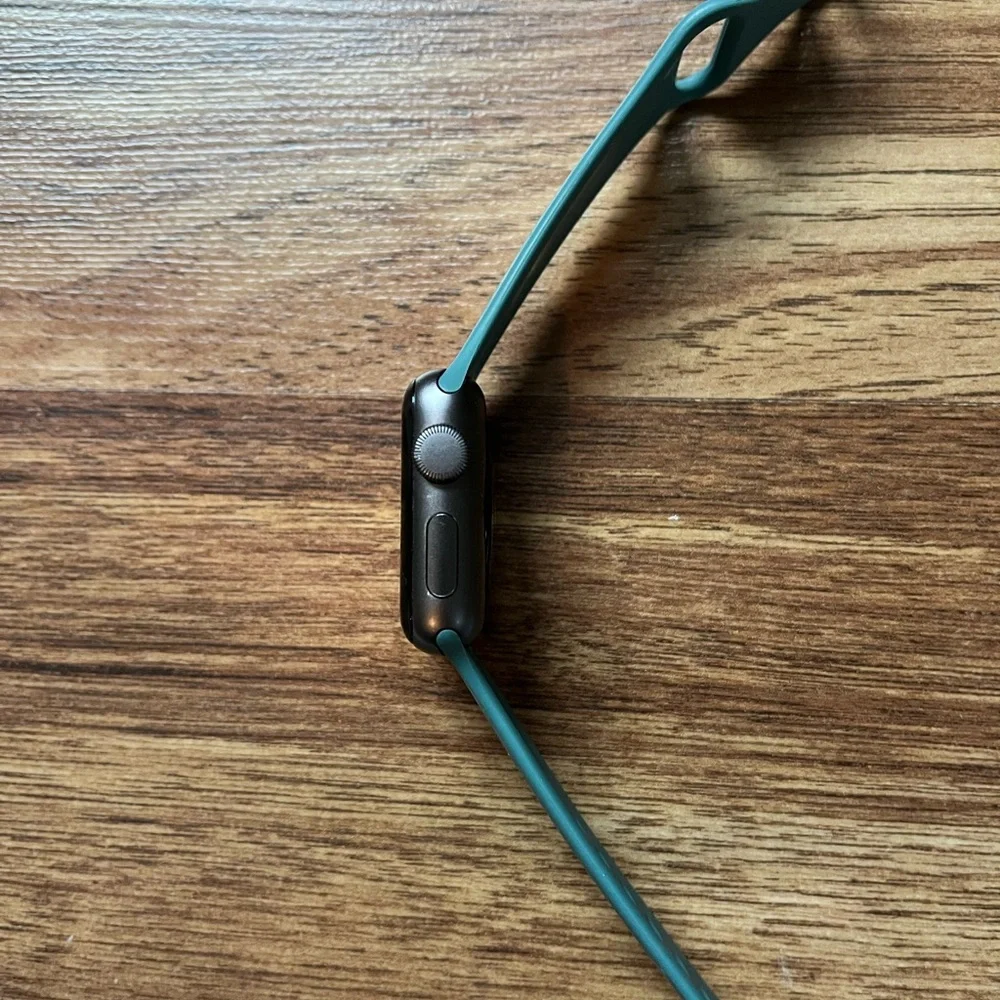 Apple Watch with Spare Bands and Charger - Picture 8 of 8